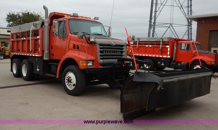 image for item K1678 2001 Sterling LT7500 dump truck