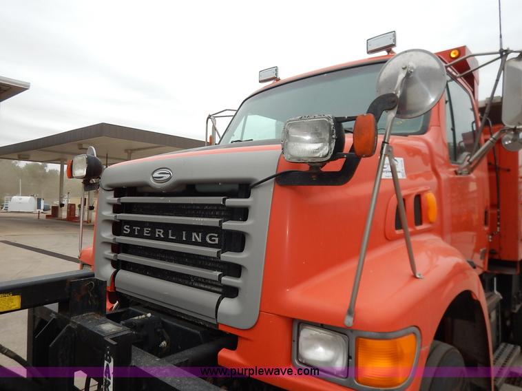 image for item K1678 2001 Sterling LT7500 dump truck