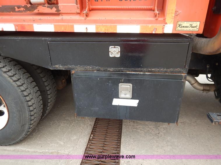 image for item K1678 2001 Sterling LT7500 dump truck