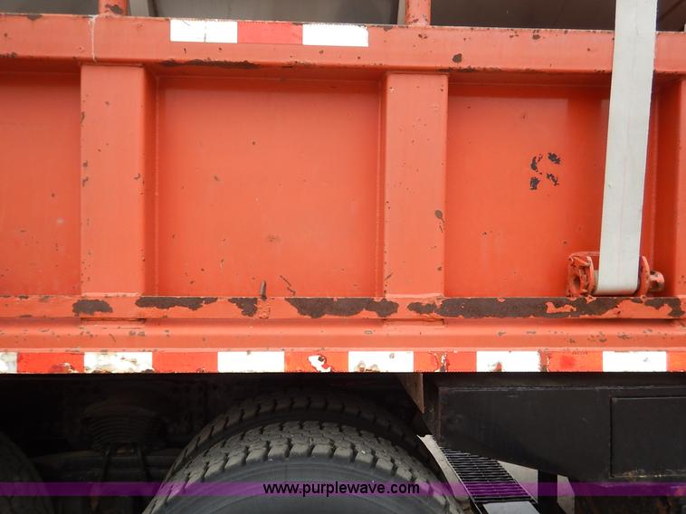 image for item K1678 2001 Sterling LT7500 dump truck