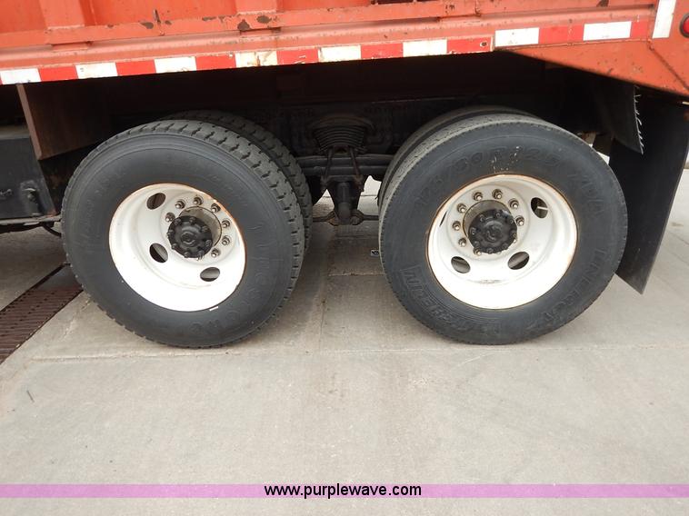 image for item K1678 2001 Sterling LT7500 dump truck