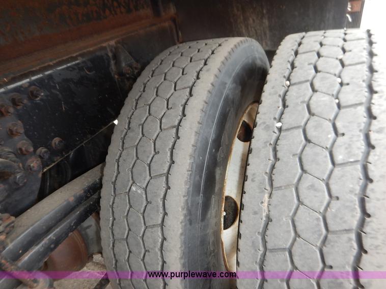 image for item K1678 2001 Sterling LT7500 dump truck