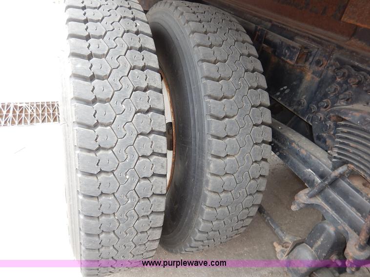 image for item K1678 2001 Sterling LT7500 dump truck