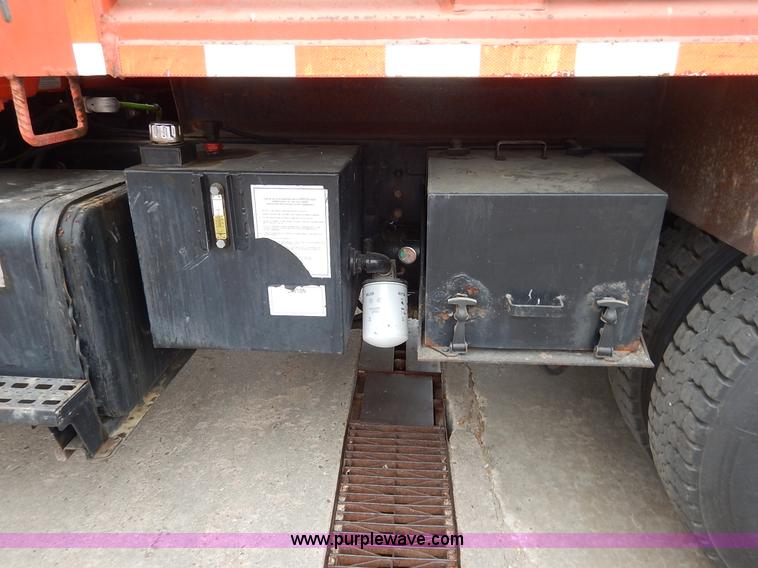 image for item K1678 2001 Sterling LT7500 dump truck