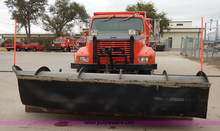 image for item K1681 1999 International 4900 dump truck