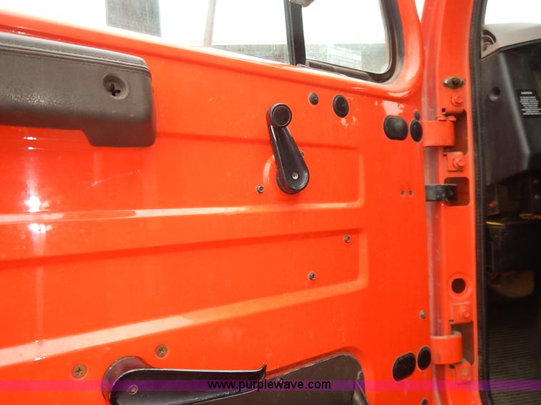 image for item K1681 1999 International 4900 dump truck