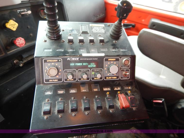 image for item K1681 1999 International 4900 dump truck