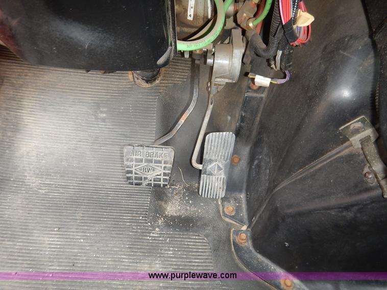 image for item K1681 1999 International 4900 dump truck