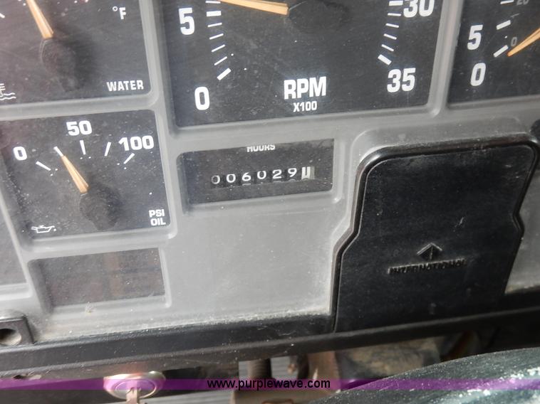 image for item K1681 1999 International 4900 dump truck