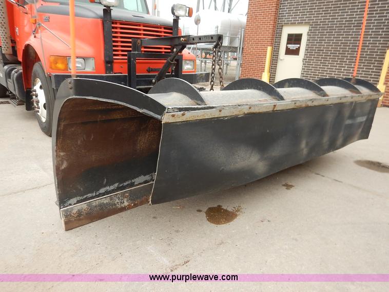 image for item K1681 1999 International 4900 dump truck