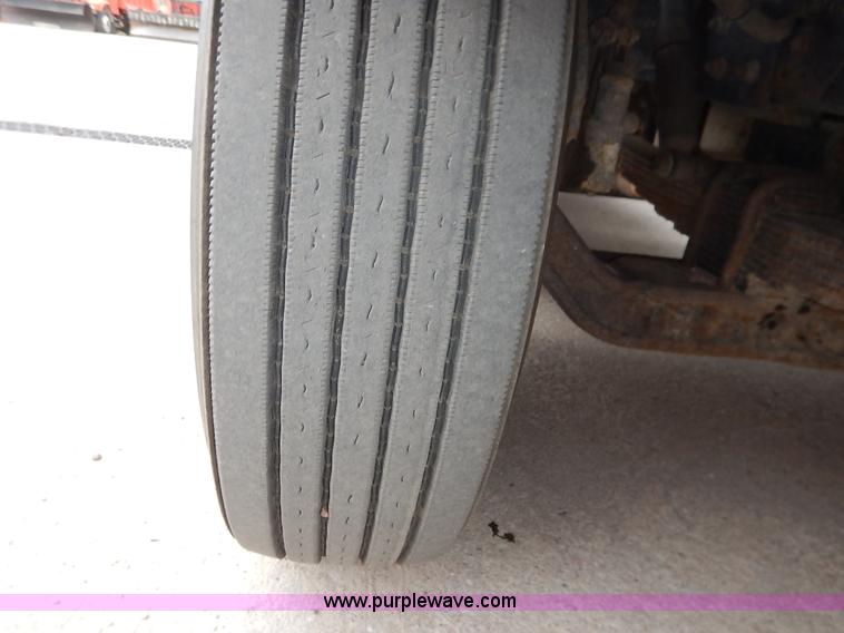 image for item K1681 1999 International 4900 dump truck