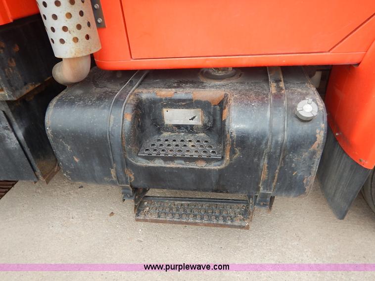 image for item K1681 1999 International 4900 dump truck