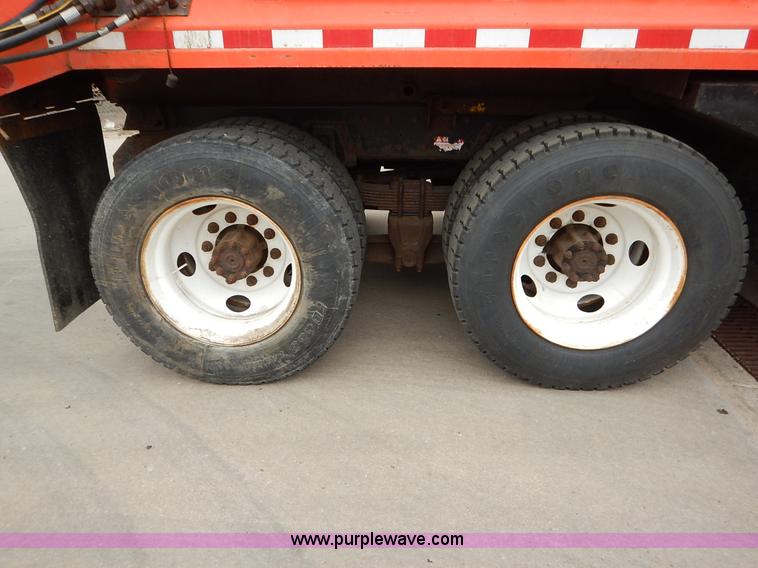 image for item K1681 1999 International 4900 dump truck