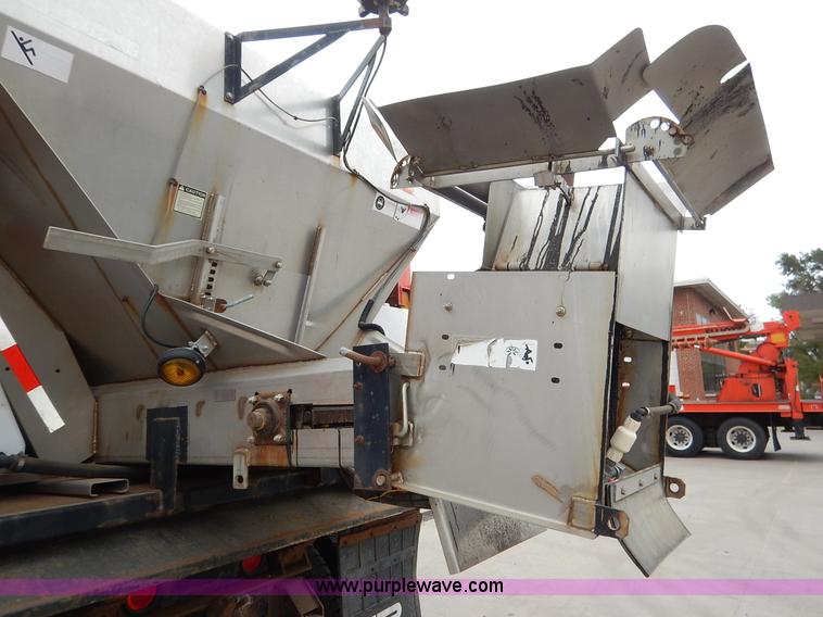 image for item K1681 1999 International 4900 dump truck