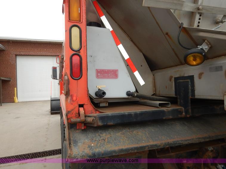 image for item K1681 1999 International 4900 dump truck