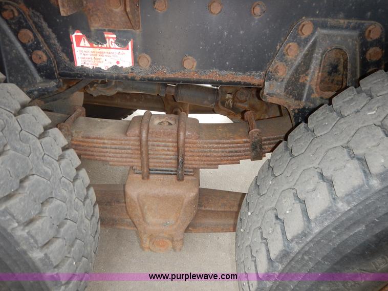 image for item K1681 1999 International 4900 dump truck