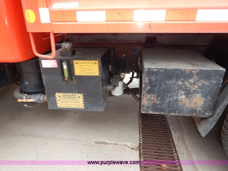 image for item K1681 1999 International 4900 dump truck