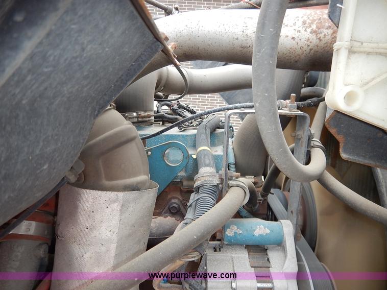 image for item K1681 1999 International 4900 dump truck