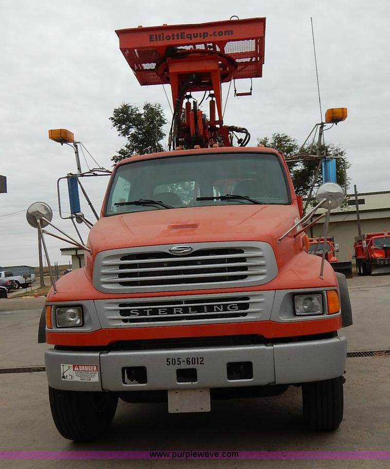 image for item K1682 2003 Sterling Acterra M8500 bucket truck