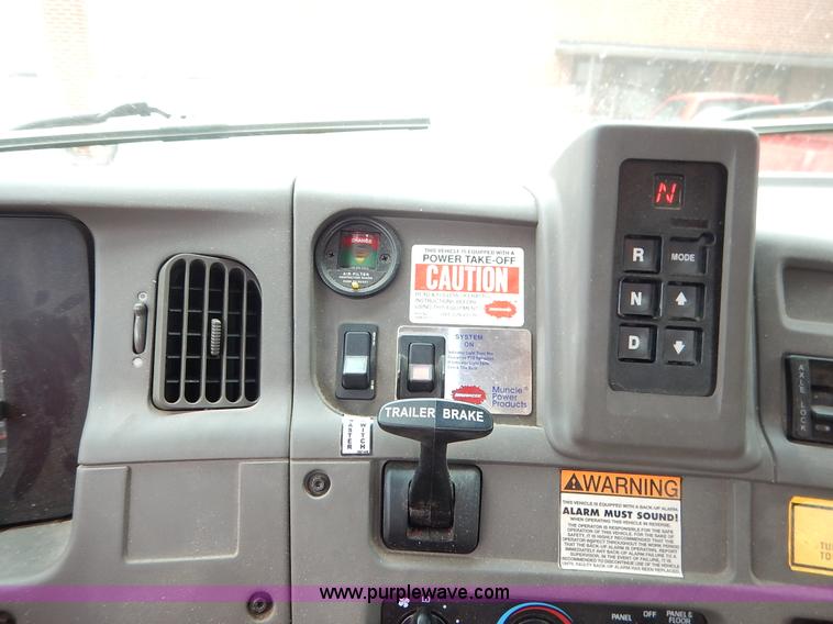 image for item K1682 2003 Sterling Acterra M8500 bucket truck