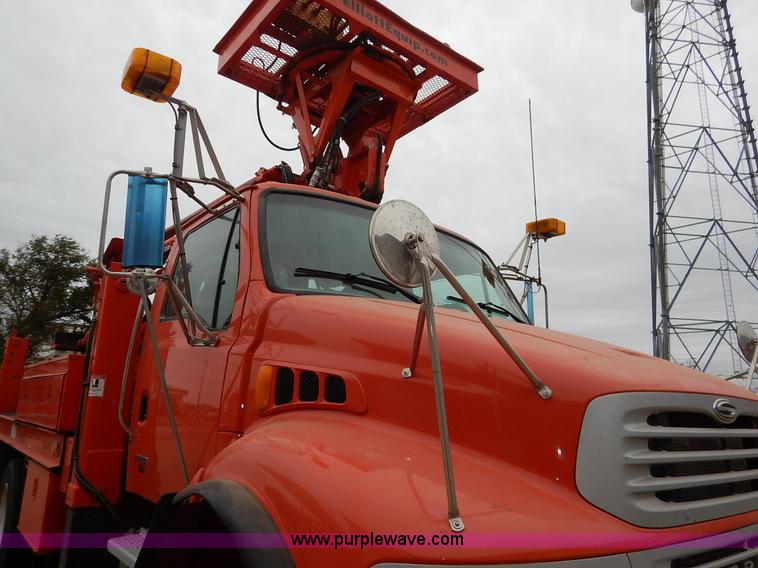 image for item K1682 2003 Sterling Acterra M8500 bucket truck