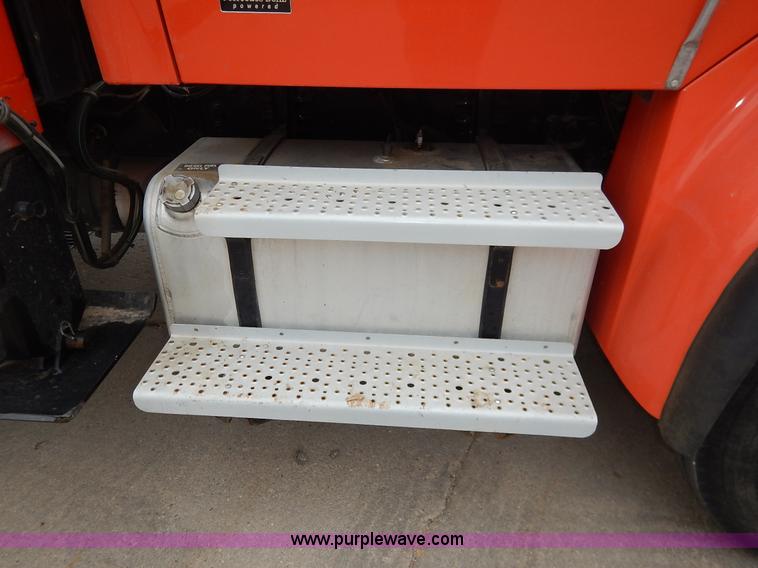 image for item K1682 2003 Sterling Acterra M8500 bucket truck