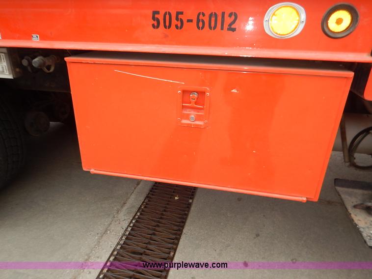 image for item K1682 2003 Sterling Acterra M8500 bucket truck