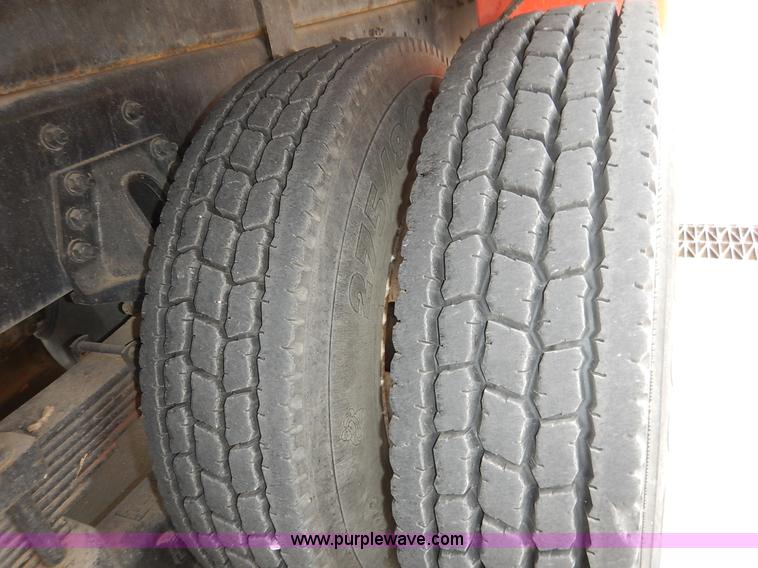 image for item K1682 2003 Sterling Acterra M8500 bucket truck