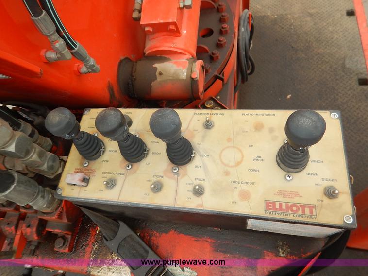 image for item K1682 2003 Sterling Acterra M8500 bucket truck