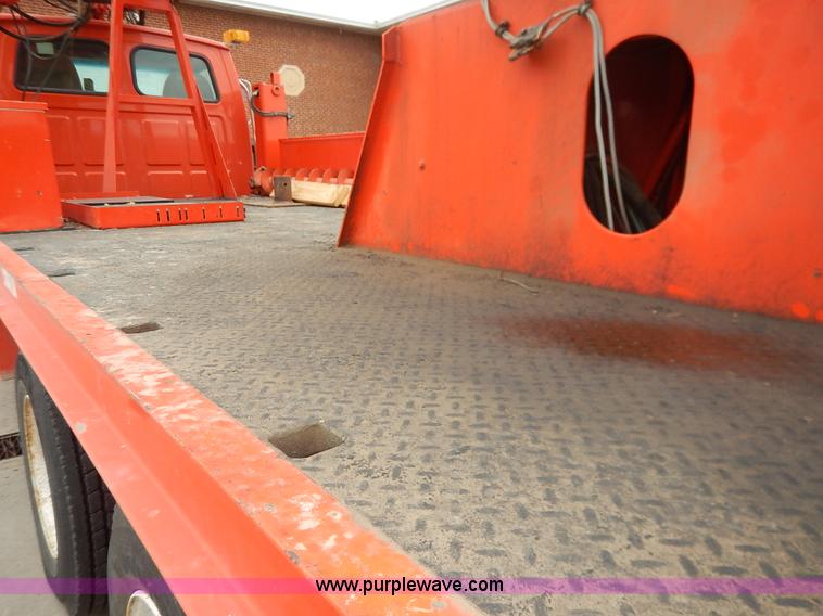 image for item K1682 2003 Sterling Acterra M8500 bucket truck