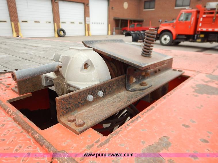 image for item K1683 1998 Landoll 345B tilt deck trailer