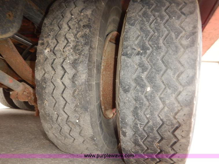 image for item K1683 1998 Landoll 345B tilt deck trailer