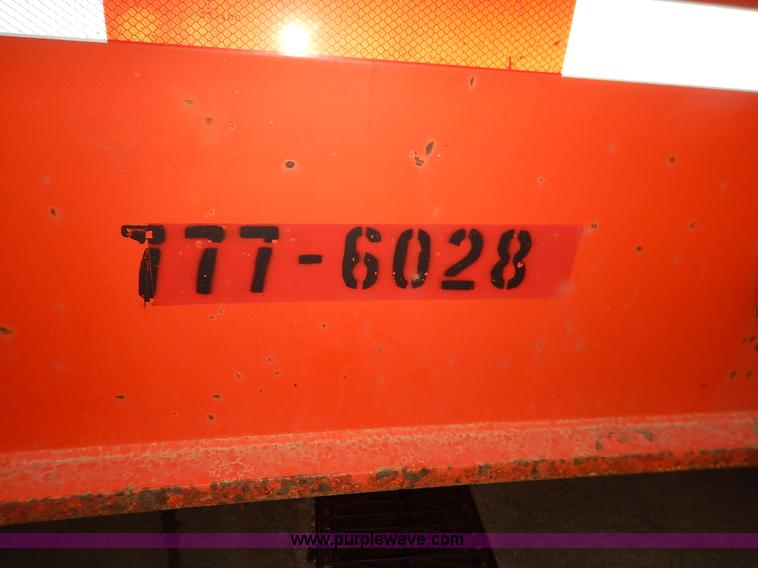 image for item K1683 1998 Landoll 345B tilt deck trailer