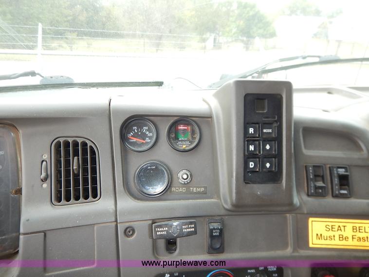 image for item K1689 2001 Sterling LT7501 dump truck