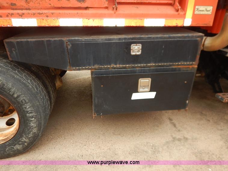 image for item K1689 2001 Sterling LT7501 dump truck