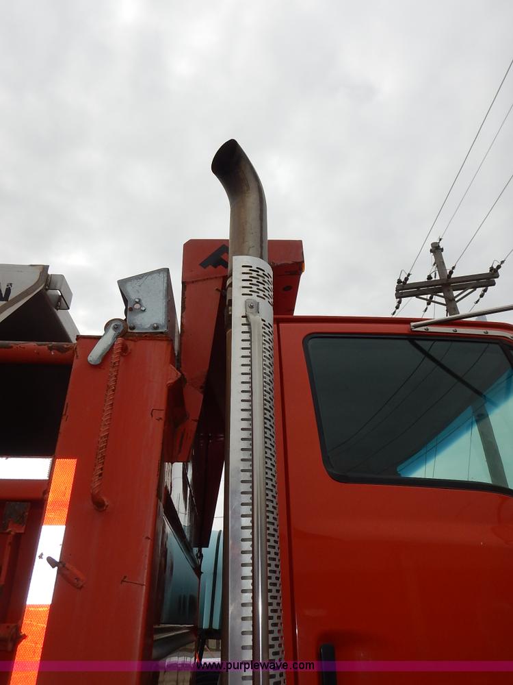 image for item K1689 2001 Sterling LT7501 dump truck