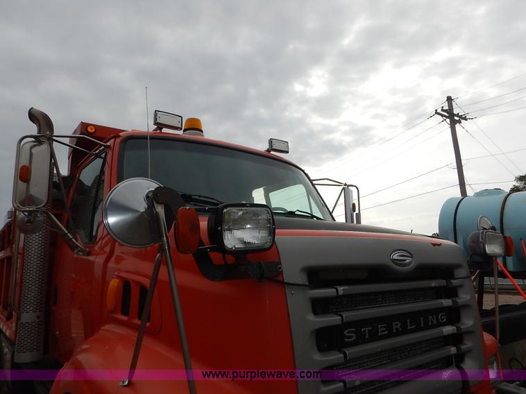 image for item K1689 2001 Sterling LT7501 dump truck