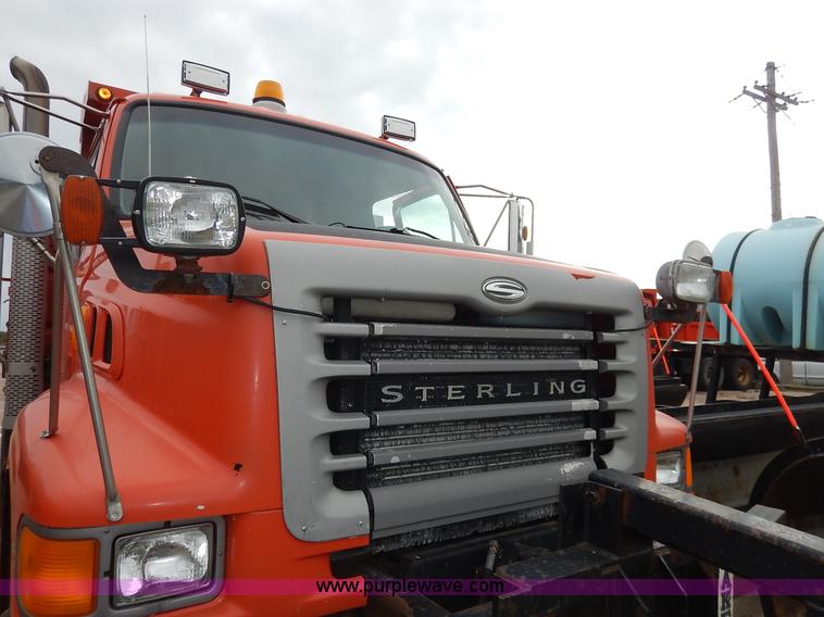 image for item K1689 2001 Sterling LT7501 dump truck