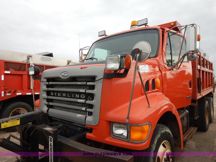image for item K1689 2001 Sterling LT7501 dump truck