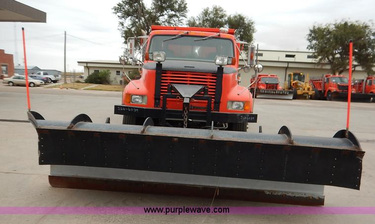 image for item K1690 1999 International 4900 dump truck