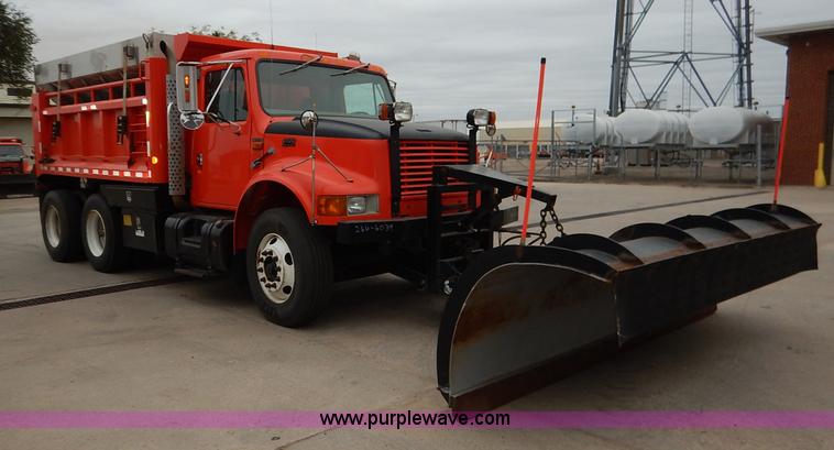 image for item K1690 1999 International 4900 dump truck