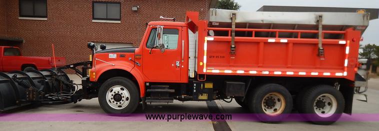 image for item K1690 1999 International 4900 dump truck