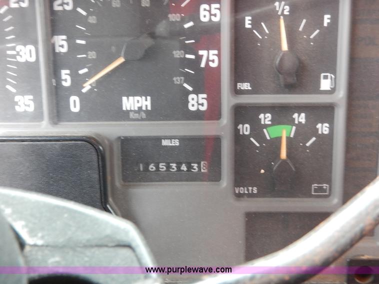 image for item K1690 1999 International 4900 dump truck