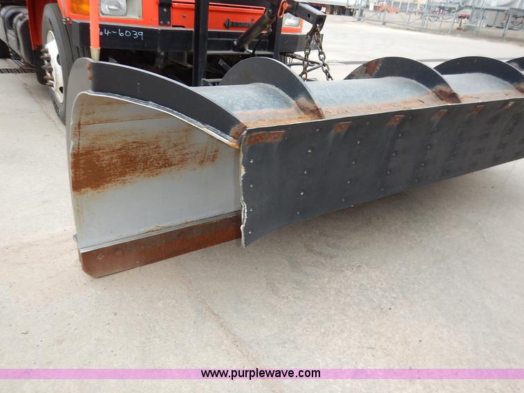 image for item K1690 1999 International 4900 dump truck