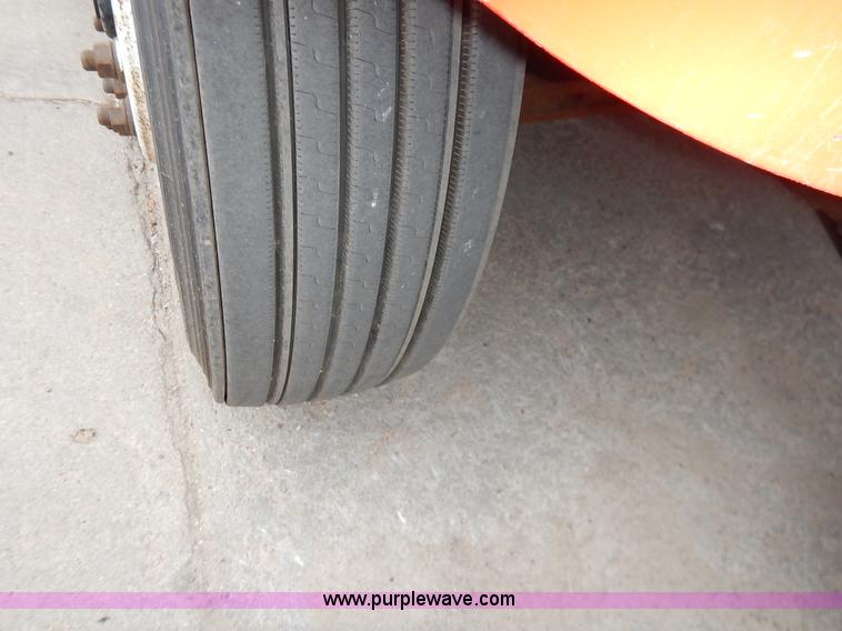 image for item K1690 1999 International 4900 dump truck