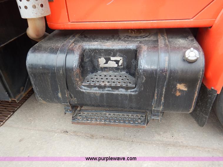 image for item K1690 1999 International 4900 dump truck