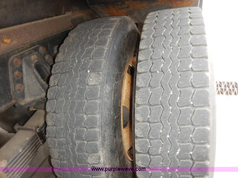 image for item K1690 1999 International 4900 dump truck