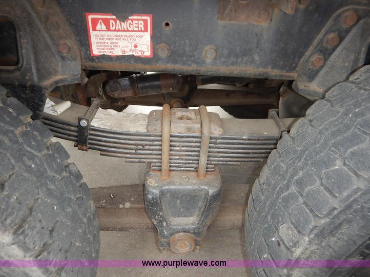 image for item K1690 1999 International 4900 dump truck