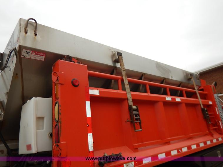 image for item K1690 1999 International 4900 dump truck