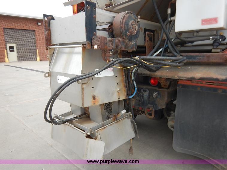 image for item K1690 1999 International 4900 dump truck